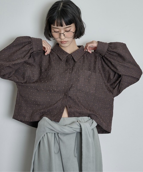 THE YOn(ザヨン)の「ドビードットクロップドポケットシャツ(シャツ/ブラウス・レディース・ブラウン/ブラック/プラム・FREE)」の21枚目の写真
