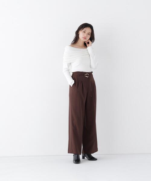 NATURAL BEAUTY BASIC(ナチュラルビューティーベーシック)の「アシメオフショルニット(ニット/セーター・レディース・ブラウン/ブラック/オフホワイト・フリ-)」の17枚目の写真