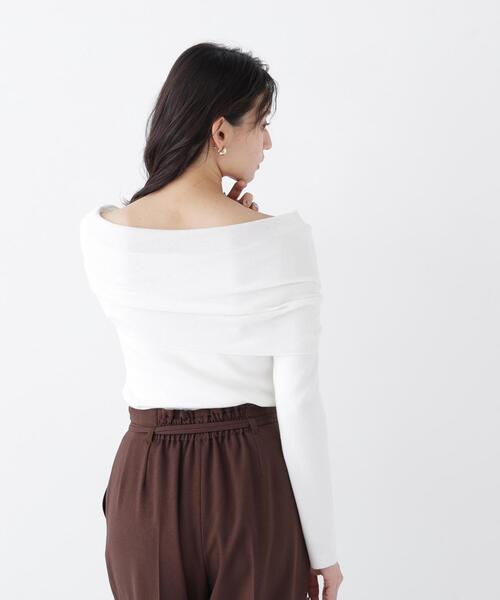 NATURAL BEAUTY BASIC(ナチュラルビューティーベーシック)の「アシメオフショルニット(ニット/セーター・レディース・ブラウン/ブラック/オフホワイト・フリ-)」の20枚目の写真