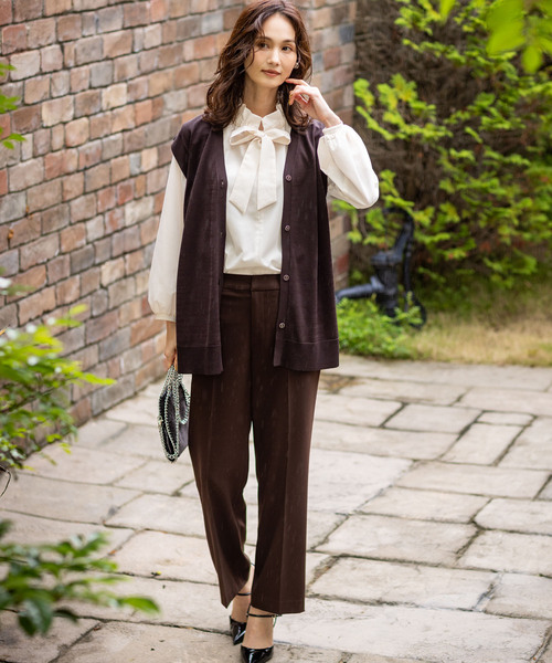 A/C DESIGN BY ALPHA CUBIC（エーシーデザインバイアルファキュービック）の「Vネックニットベスト（カーディガン/ボレロ・レディース・ブラック/モカ・L/M）」の17枚目の写真