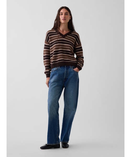 GAP(ギャップ)の「CashSoft カシミヤタッチ オーバーサイズ Vネックセーター(ニット/セーター・レディース・チャコールグレー/ブラウン系その他/ブラック/ブラウン・XXS/XL/L/M/S/XS)」の5枚目の写真