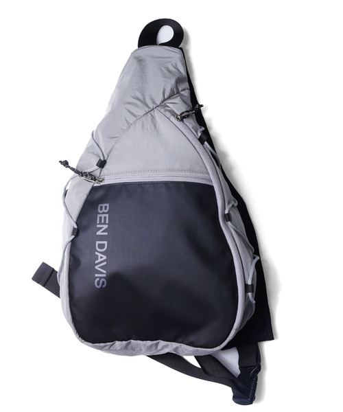 BEN DAVIS（ベンデイビス）の「LARGE ONE SHOULDER/ワンショルダー ボディバッグ（ボディバッグ/ウエストポーチ・メンズ・ブラック/チャコールグレー/グレー・FREE）」の3枚目の写真