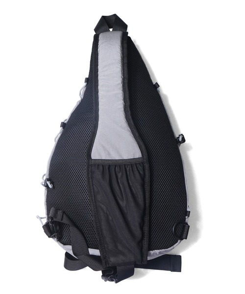 BEN DAVIS（ベンデイビス）の「LARGE ONE SHOULDER/ワンショルダー ボディバッグ（ボディバッグ/ウエストポーチ・メンズ・ブラック/チャコールグレー/グレー・FREE）」の7枚目の写真