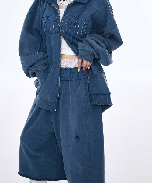 YEGG（イェグ）の「ディストロイドパンツ ブルー（スウェットパンツ・レディース・その他・FREE）」の3枚目の写真