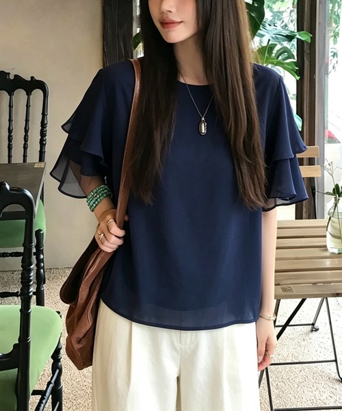 BLoomMe(ブルームミー)の「揺れるティアードフリル袖が華やかなシアーブラウス(シャツ/ブラウス・レディース・ホワイト/ブラック/ベージュ/モカ/ブルー・M)」の1枚目の写真