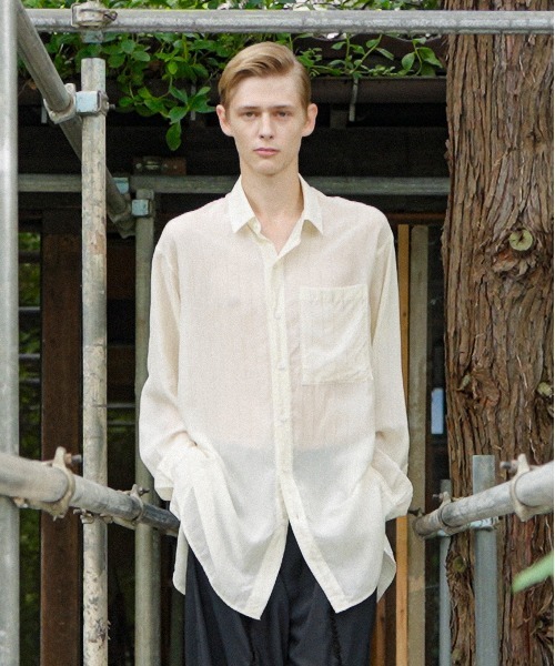 mintdesigns(ミントデザインズ)の「Apron Shirt(シャツ/ブラウス・レディース・オフホワイト/グレー・ONESIZE)」の1枚目の写真