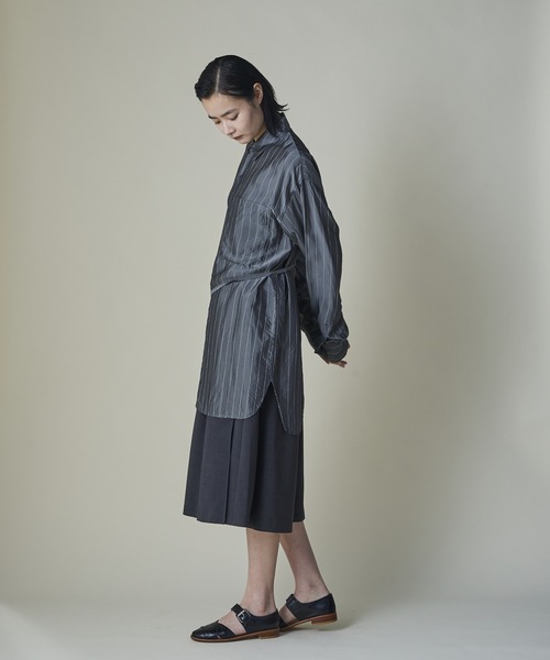 mintdesigns(ミントデザインズ)の「Apron Shirt(シャツ/ブラウス・レディース・オフホワイト/グレー・ONESIZE)」の20枚目の写真