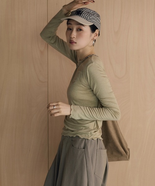 LAULEN(ローレン)の「sheer mellow lock stitch cut sew /シアーメロウカットソー(Tシャツ/カットソー・レディース・パープル/ブラウン/グレー/カーキ/ホワイト/ライトグリーン/ベージュ・FREE)」の9枚目の写真