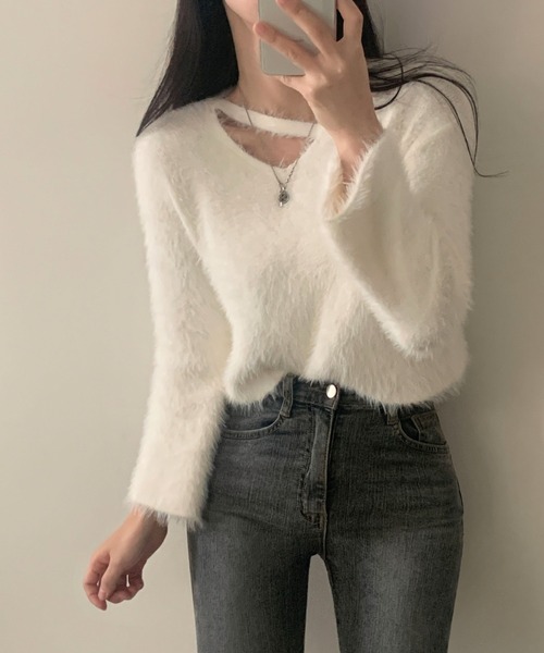 Aelina（エリナ）の「カットアウトシャギーニットクロップドトップス（ニット/セーター・レディース・ブルーグレー/ホワイト/マジェンタ/ブラック・FREE）」の2枚目の写真