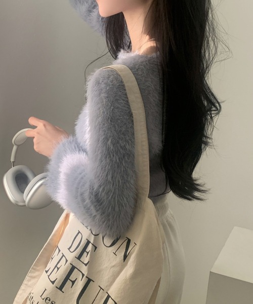 Aelina（エリナ）の「カットアウトシャギーニットクロップドトップス（ニット/セーター・レディース・ブルーグレー/ホワイト/マジェンタ/ブラック・FREE）」の21枚目の写真