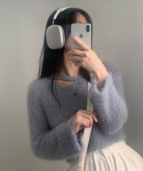 Aelina（エリナ）の「カットアウトシャギーニットクロップドトップス（ニット/セーター・レディース・ブルーグレー/ホワイト/マジェンタ/ブラック・FREE）」の22枚目の写真