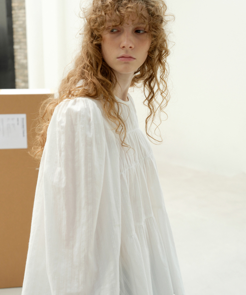 LEVAR(レバー)の「Tiered Flare Blouse - Off White(シャツ/ブラウス・レディース・その他・FREE)」の2枚目の写真