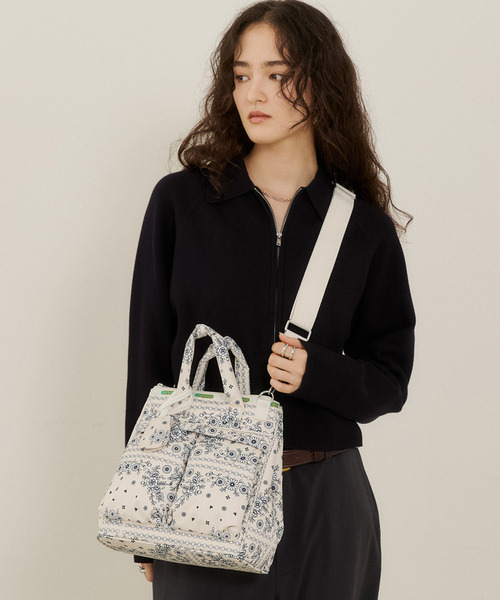 LeSportsac Atelier】MED HELMET TOTE2 アイボリーフローラル
