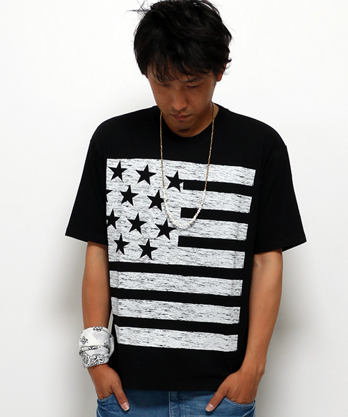 VENCEEXCHANGE（ヴァンスエクスチェンジ）の「ビッグ星条旗プリントTシャツ          （Tシャツ/カットソー・メンズ・ブラック/オフホワイト・MEDIUM/LARGE）」の2枚目の写真