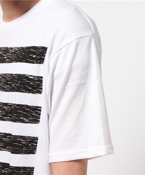 VENCEEXCHANGE（ヴァンスエクスチェンジ）の「ビッグ星条旗プリントTシャツ          （Tシャツ/カットソー・メンズ・ブラック/オフホワイト・MEDIUM/LARGE）」の6枚目の写真