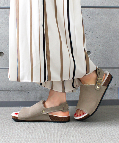 mysty woman（ミスティウーマン）の「中敷シープファーサンダル（サンダル・レディース・ブラック/ベージュ・MEDIUM/LARGE）」の3枚目の写真