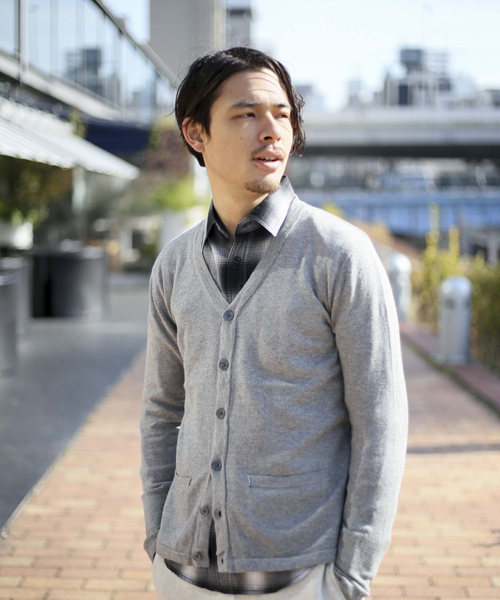 Denime（ドゥニーム）の「【HOUSE OF BLUES】カシミアミックスカーディガン（カーディガン/ボレロ・メンズ・レッド/ネイビー/グレー/ブラック/カーキ・MEDIUM/LARGE/X-LARGE）」の2枚目の写真