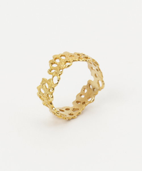 m.soeur(エムスール)の「スカラップレースリング(リング・レディース・シルバー/ゴールド・#11/#13)」の3枚目の写真