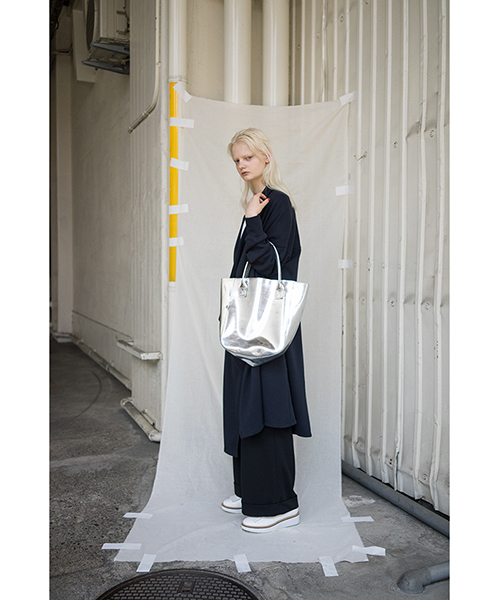 ZUCCa(ズッカ)の「アイコンバッグ(トートバッグ・レディース・シルバー/ブラック・FREE)」の6枚目の写真