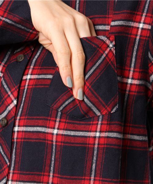 Honeys（ハニーズ）の「【コットンビエラ】チェックシャツ（シャツ/ブラウス・レディース・レッド系その他/ベージュ系その他/ブルー系その他/ブルー系その他2/ホワイト系その他/ブルー系その他3/イエロー系その他/ブルー系その他4・L/LL/M）」の12枚目の写真