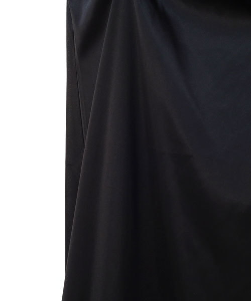 amorous insense（アモラスインセンス）の「フリルネックロングワンピース（ドレス・レディース・ブラック/グリーン・MEDIUM）」の12枚目の写真