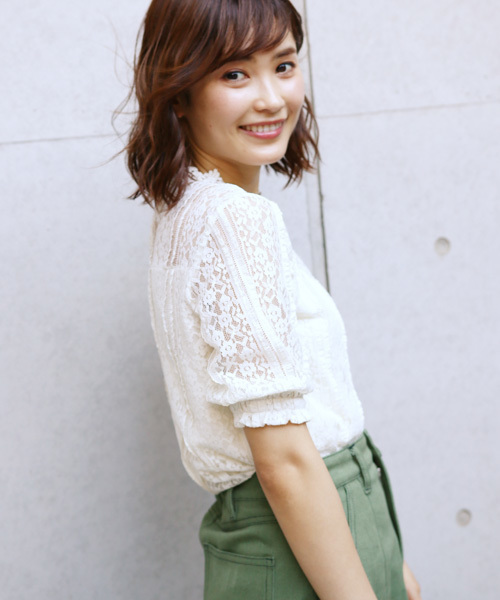 apres jour（アプレジュール）の「レースボリュームトップス【ZOZOTOWN限定アイテム】（シャツ/ブラウス・レディース・オフホワイト/ブラック/ライトベージュ・フリー）」の22枚目の写真