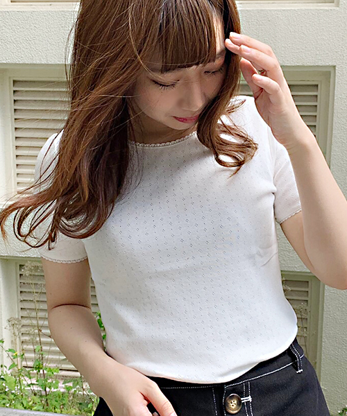 apres jour（アプレジュール）の「アソートアイレットトップス【ZOZOTOWN限定アイテム】（Tシャツ/カットソー・レディース・オフホワイト/ライトベージュ/その他/ブラック/ベージュ・フリー）」の2枚目の写真