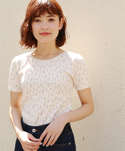 apres jour（アプレジュール）の「アソートアイレットトップス【ZOZOTOWN限定アイテム】（Tシャツ/カットソー・レディース・オフホワイト/ライトベージュ/その他/ブラック/ベージュ・フリー）」の4枚目の写真