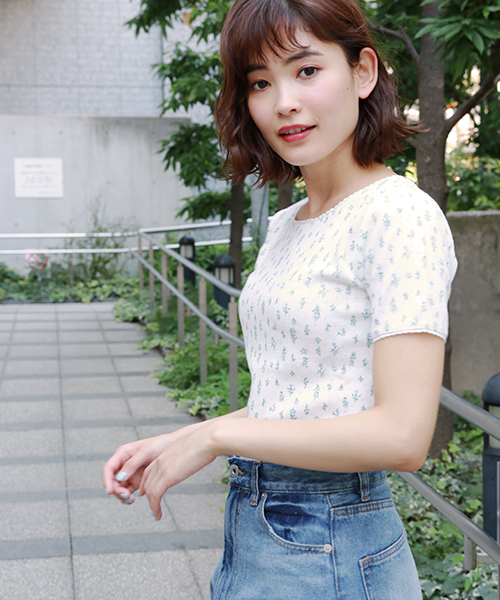 apres jour（アプレジュール）の「アソートアイレットトップス【ZOZOTOWN限定アイテム】（Tシャツ/カットソー・レディース・オフホワイト/ライトベージュ/その他/ブラック/ベージュ・フリー）」の6枚目の写真