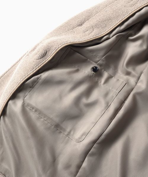 SHIPS(シップス)の「SC: Vallombrosa(バロムブローサ) ダッフルコート(ベージュ)□(ダッフルコート・メンズ・ベージュ・SMALL/MEDIUM/LARGE/X-LARGE)」の6枚目の写真