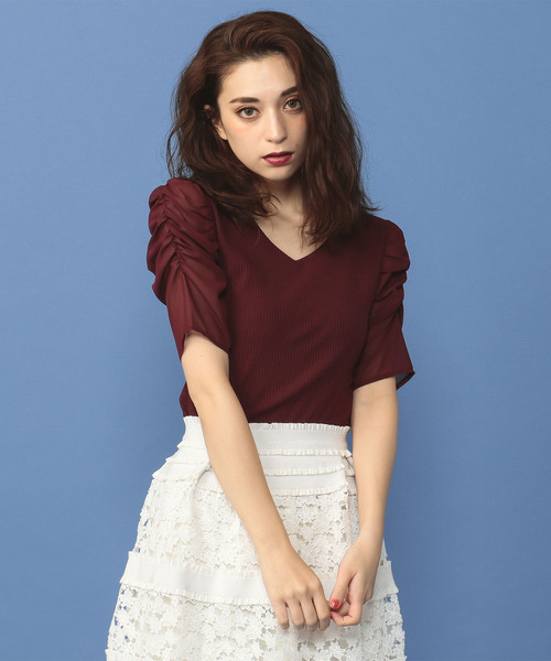 MIIA(ミーア)の「シフォンパワーショルダーリブトップス(Tシャツ/カットソー・レディース・ホワイト/ブラック/ピンク/ボルドー・FREE)」の4枚目の写真