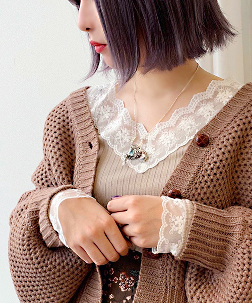 apres jour（アプレジュール）の「刺繍スカラップレースロングスリーブ【ZOZOTOWN限定アイテム】（Tシャツ/カットソー・レディース・ブラック/ベージュ/グレー/オフホワイト/ラベンダー/ライトグレー・フリー）」の5枚目の写真