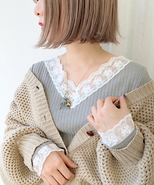 apres jour（アプレジュール）の「刺繍スカラップレースロングスリーブ【ZOZOTOWN限定アイテム】（Tシャツ/カットソー・レディース・ブラック/ベージュ/グレー/オフホワイト/ラベンダー/ライトグレー・フリー）」の3枚目の写真