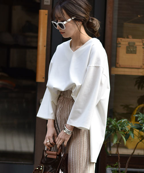 TRUNC(トランクエイティーエイト)の「Fab Vneck Tops(Tシャツ/カットソー・レディース・ホワイト/ブラック/グレー系その他・FREE)」の2枚目の写真