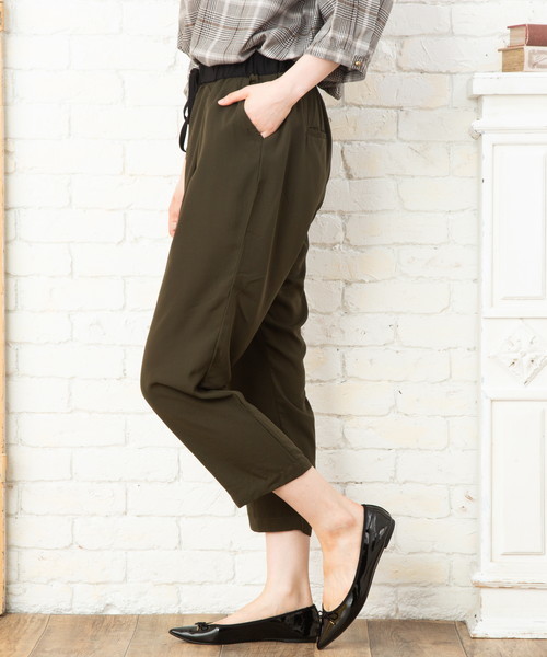 EVLOVE(イヴロヴ)の「ジョーゼットイージークロップドパンツ(その他パンツ・レディース・カーキ/ブラック/ネイビー・13号/17号/15号)」の16枚目の写真
