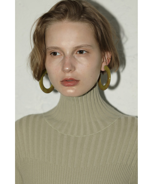 TODAYFUL（トゥデイフル）の「フラットアクリルピアス（ピアス（両耳用）・レディース・キナリ/ブラック/グリーン系その他・FREE）」の6枚目の写真