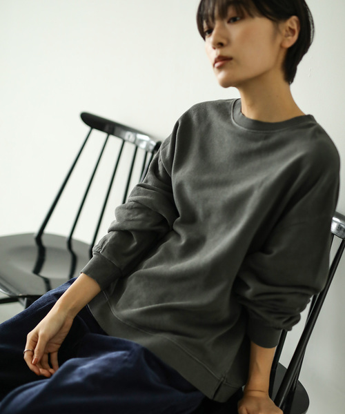 AMERICAN HOLIC(アメリカンホリック)の「ピグメントドロップショルダー裏毛プルオーバー*(Tシャツ/カットソー・レディース・チャコールグレー/ベージュ/カーキ/ピンク・M/L)」の2枚目の写真