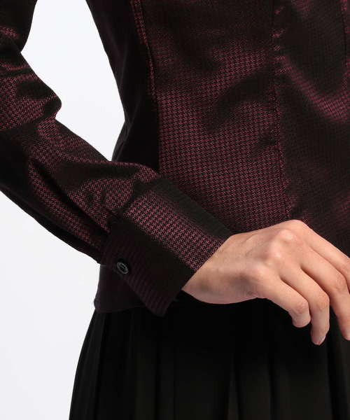 NARACAMICIE（ナラカミーチェ）の「変形千鳥ジャカードストレッチスタンドカラー長袖シャツ（シャツ/ブラウス・レディース・ブラック/ボルドー・SMALL/MEDIUM/LARGE）」の10枚目の写真