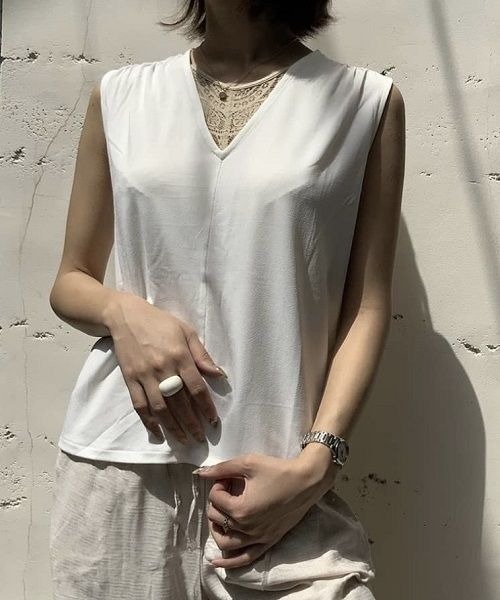 ANNEBRA(アンブラ)の「Rich ハイネックモールドカップブラジャー(ブラジャー・レディース・ベージュ/ブルー・E75/E80/B75/C70/F75/G70/C80/D70/B70/D80/E70/F70/C75/D75/G75)」の20枚目の写真