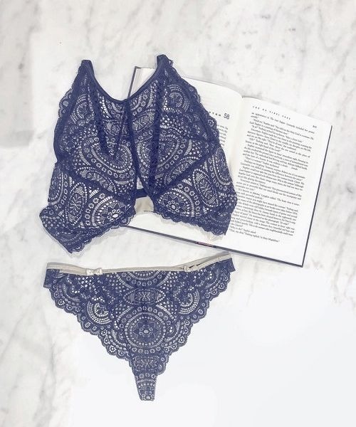 ANNEBRA(アンブラ)の「Rich ハイネックモールドカップブラジャー(ブラジャー・レディース・ベージュ/ブルー・E75/E80/B75/C70/F75/G70/C80/D70/B70/D80/E70/F70/C75/D75/G75)」の4枚目の写真