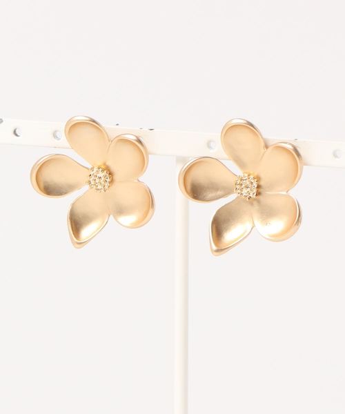 natural couture（ナチュラルクチュール）の「大人フラワーピアス（ピアス（両耳用）・レディース・シルバー/ゴールド・FREE）」の2枚目の写真