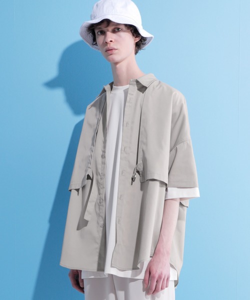 EMMA CLOTHES（エマクローズ）の「ヨークトレンチレイヤードワイドシャツ 1/2 sleeve(EMMA CLOTHES)（シャツ/ブラウス・メンズ・ブラック/グリーン系その他/グレイッシュベージュ・FREE）」の3枚目の写真