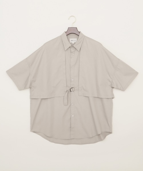 EMMA CLOTHES（エマクローズ）の「ヨークトレンチレイヤードワイドシャツ 1/2 sleeve(EMMA CLOTHES)（シャツ/ブラウス・メンズ・ブラック/グリーン系その他/グレイッシュベージュ・FREE）」の4枚目の写真