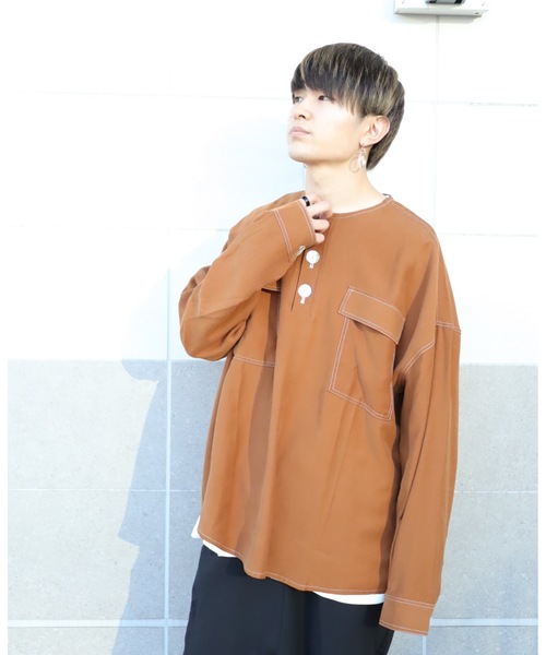 rovtski(ロフトスキー)の「CLASSIC ROVTSKI NO COL SHIRT/オーバーサイズノーカラーシャツ(シャツ/ブラウス・メンズ・ライトグレー/ライトブラウン/スミクロ・FREE)」の3枚目の写真