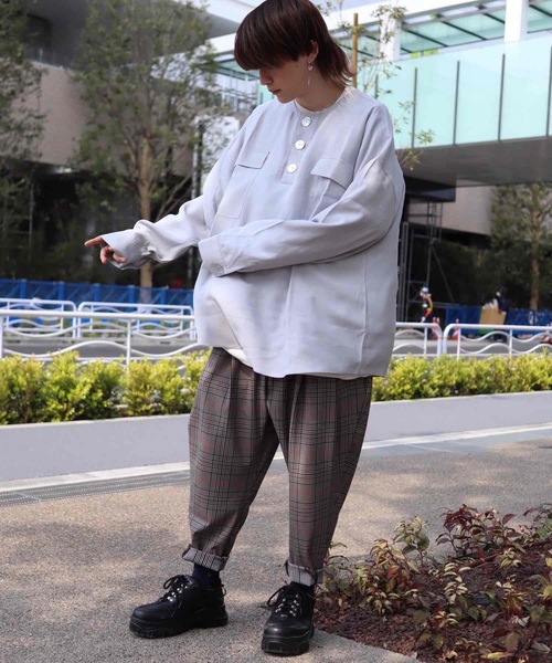 rovtski(ロフトスキー)の「CLASSIC ROVTSKI NO COL SHIRT/オーバーサイズノーカラーシャツ(シャツ/ブラウス・メンズ・ライトグレー/ライトブラウン/スミクロ・FREE)」の5枚目の写真
