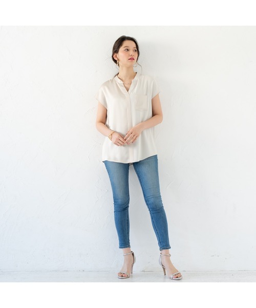 LOUNGEDRESS（ラウンジドレス）の「サテン切り替えブラウス（シャツ/ブラウス・レディース・ベージュ/サックスブルー・FREE）」の7枚目の写真