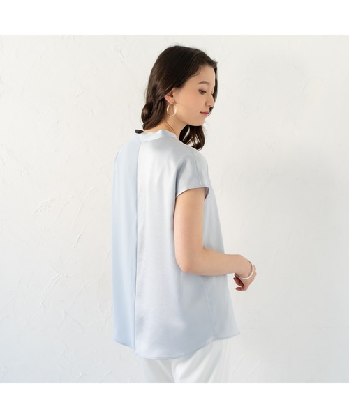 LOUNGEDRESS（ラウンジドレス）の「サテン切り替えブラウス（シャツ/ブラウス・レディース・ベージュ/サックスブルー・FREE）」の17枚目の写真