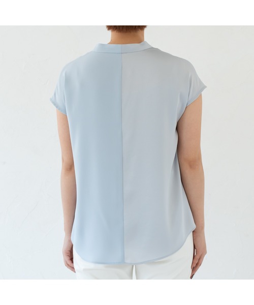 LOUNGEDRESS（ラウンジドレス）の「サテン切り替えブラウス（シャツ/ブラウス・レディース・ベージュ/サックスブルー・FREE）」の15枚目の写真