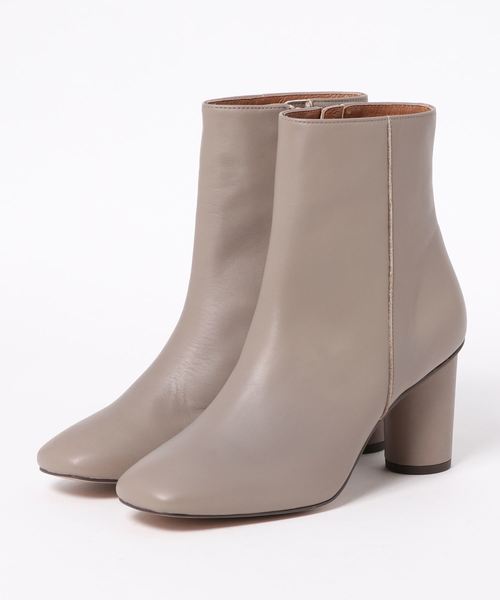 DouDou（ドゥドゥ）の「円柱ヒールスクエアトゥショートブーツ（ブーツ・レディース・オフホワイト/サックスブルー/グレイッシュベージュ・MEDIUM/LARGE）」の8枚目の写真