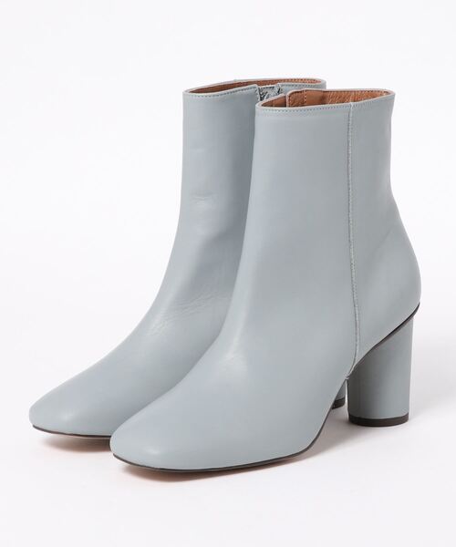 DouDou（ドゥドゥ）の「円柱ヒールスクエアトゥショートブーツ（ブーツ・レディース・オフホワイト/サックスブルー/グレイッシュベージュ・MEDIUM/LARGE）」の10枚目の写真